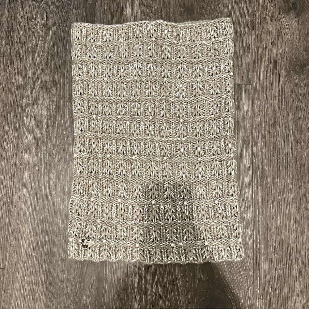Betsey Johnson circle scarf